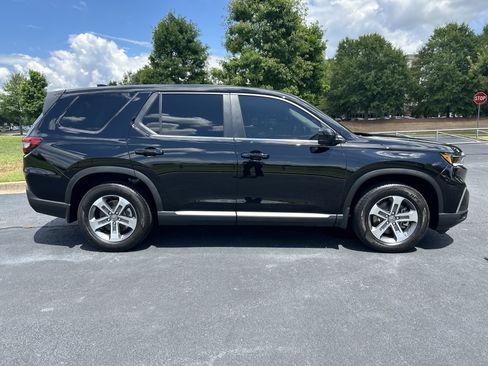 Certified 2025 Honda Pilot EX-L image 10