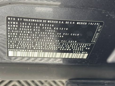 Used 2026 Volkswagen Tiguan SE AWD/4WD image 12