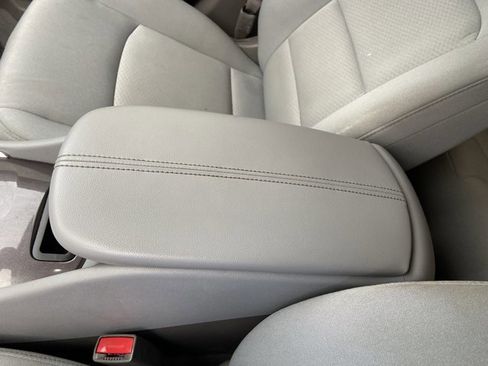 Used 2020 Chevrolet Malibu LT image 39