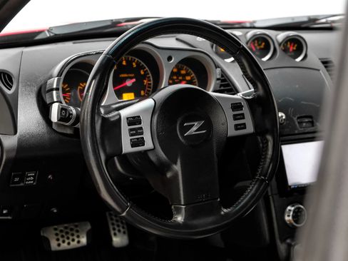 Used 2006 Nissan 350Z Enthusiast image 14