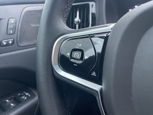 Certified 2023 Volvo XC60 B5 Ultimate image 38