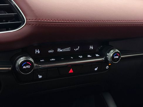 New 2026 MAZDA MAZDA3 2.5 S Hatchback w/ Premium Pkg FWD image 27