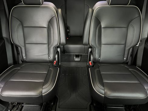 Used 2024 Chevrolet Traverse Premier w/ Redline Edition image 16