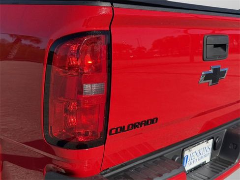 Used 2020 Chevrolet Colorado LT w/ Colorado RST Special Edition image 8