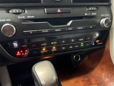 Used 2018 Lexus RX 450hL Premium image 20