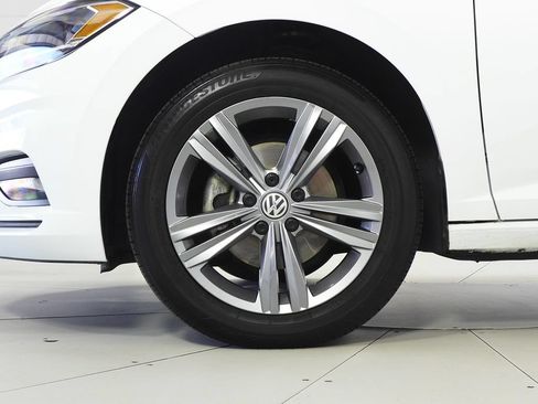 Used 2019 Volkswagen Jetta R-Line FWD image 5