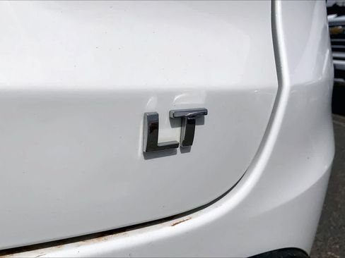 Used 2024 Chevrolet Trax LT w/ LT Convenience Package FWD image 10