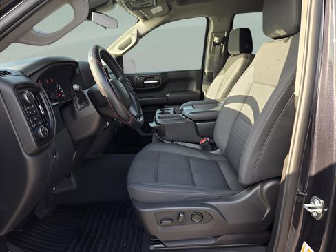 Used 2024 Chevrolet Silverado 1500 Custom Trail Boss w/ LPO, Dark Essentials Package image 6