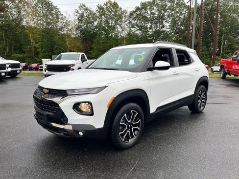 Used 2023 Chevrolet TrailBlazer ACTIV image 2