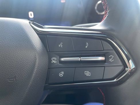 Used 2024 Chevrolet Traverse RS AWD/4WD image 23