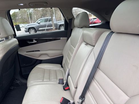 Used 2019 Kia Sorento EX w/ EX Touring Package image 10