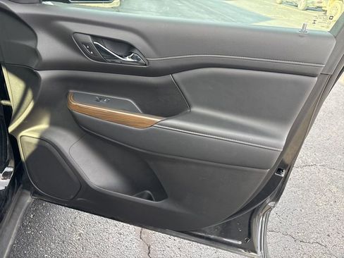 Used 2023 GMC Acadia SLE w/ Driver Convenience Package image 23