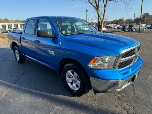Used 2021 RAM 1500 Classic SLT image 8