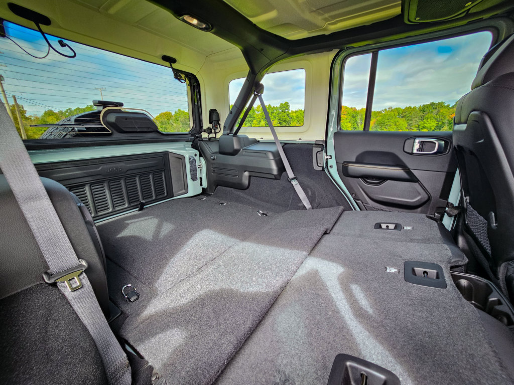 New 2027 Jeep Wrangler Unlimited Sahara AWD/4WD image 39