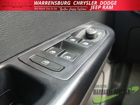 Used 2024 Volkswagen Taos SE FWD image 32
