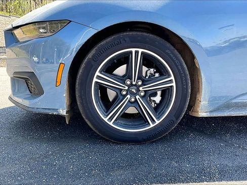 Used 2025 Ford Mustang Coupe image 4