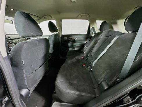 Used 2014 Nissan Rogue SV image 25