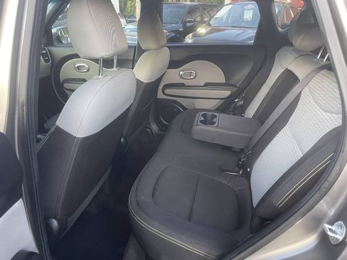 Used 2016 Kia Soul + FWD image 24