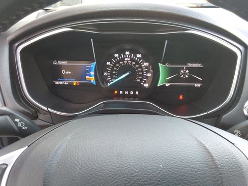 Used 2017 Ford Fusion Titanium image 21