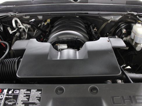 Used 2020 Chevrolet Suburban LT AWD/4WD image 41