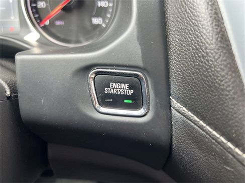 Used 2023 GMC Acadia SLE w/ Driver Convenience Package image 16