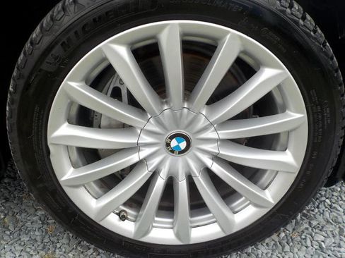 Used 2019 BMW 740i xDrive w/ Executive Package image 33