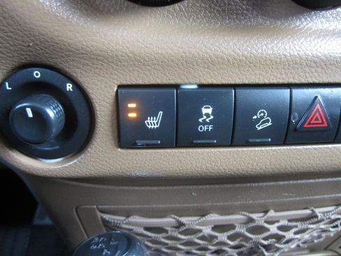 Used 2015 Jeep Wrangler Unlimited Sahara image 34