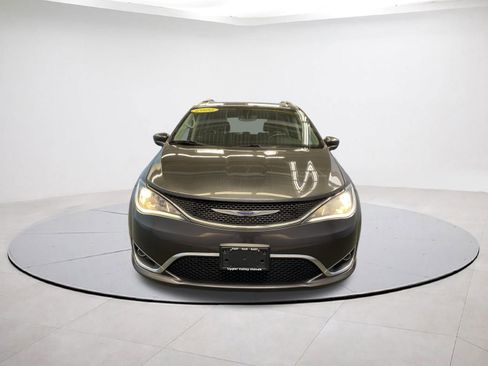 Certified 2020 Chrysler Pacifica Touring-L image 2