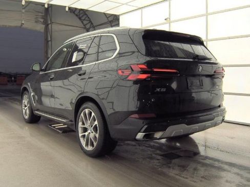 Used 2025 BMW X5 xDrive50e AWD/4WD image 4