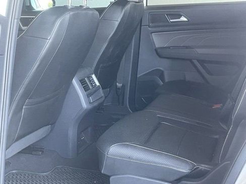 Used 2021 Volkswagen Atlas Cross Sport SE FWD image 16