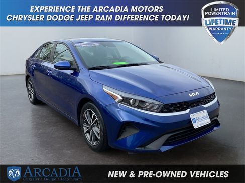 Used 2023 Kia Forte LXS image 7