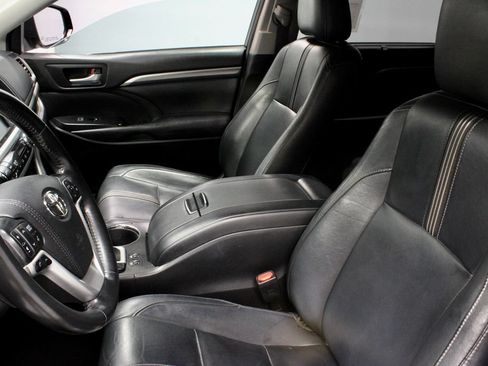 Used 2018 Toyota Highlander SE AWD/4WD image 26