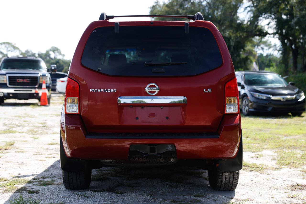 Used 2009 Nissan Pathfinder LE AWD/4WD image 7