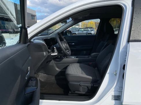 New 2026 Nissan Kicks SV w/ SV Premium Package image 7