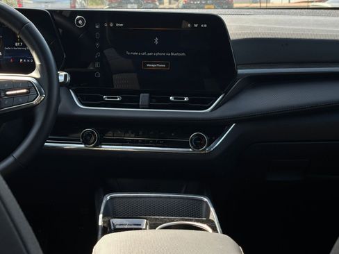 Used 2025 Chevrolet Equinox LT image 20