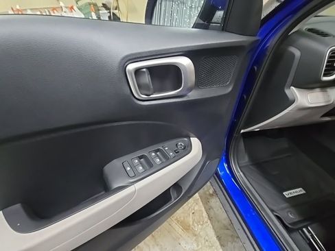 Used 2026 Hyundai Venue SEL FWD image 10