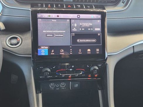 Used 2024 Jeep Grand Cherokee Limited image 13