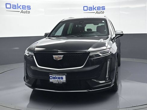 Used 2023 Cadillac XT6 Sport w/ Technology Package AWD/4WD image 3