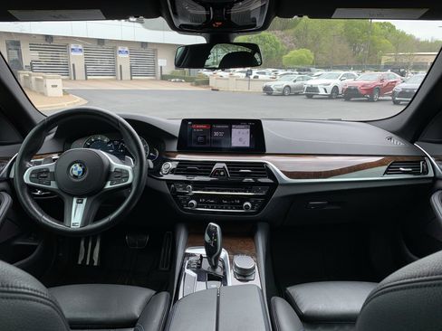 Used 2019 BMW 530i w/ M Sport Package image 30