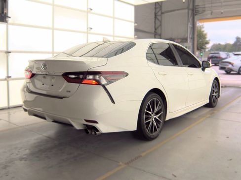 Used 2024 Toyota Camry SE FWD image 7
