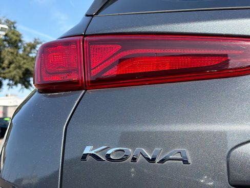 Used 2021 Hyundai Kona SE image 10