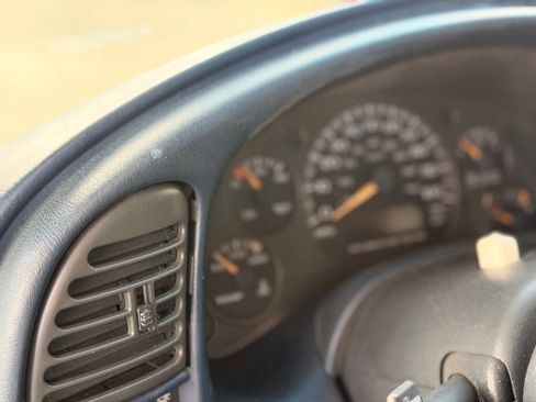 Used 2002 Chevrolet Astro RWD image 13