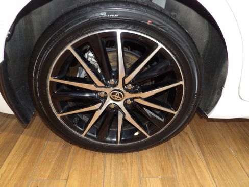 Used 2023 Toyota Camry SE w/ Cold Weather Package image 5