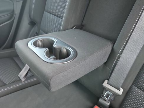 Used 2024 GMC Terrain SLE image 30