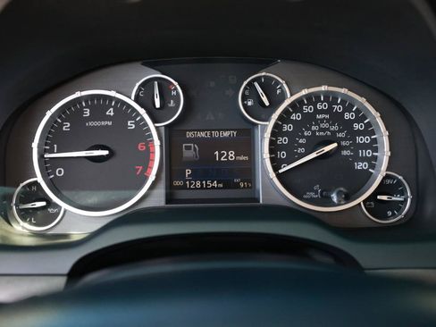 Used 2016 Toyota Tundra SR5 w/ SR5 Upgrade Package RWD image 32