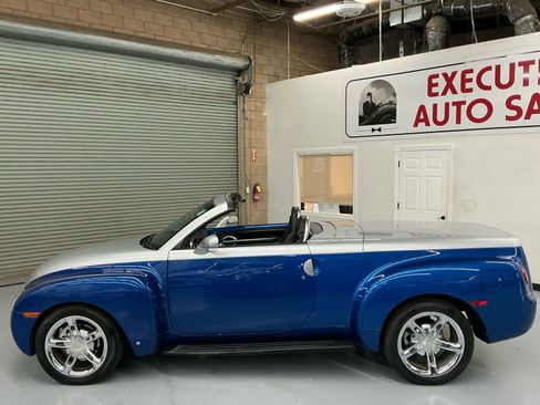 Used 2006 Chevrolet SSR w/ Preferred Equipment Group image 7