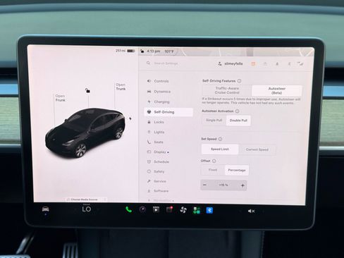 Used 2022 Tesla Model Y Long Range AWD/4WD image 23
