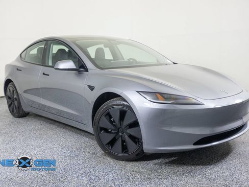 Used 2025 Tesla Model 3 Long Range RWD image 1