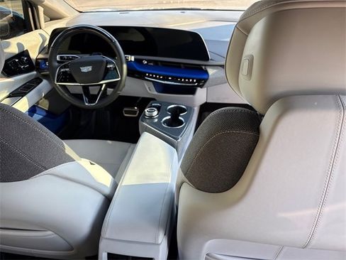 Used 2025 Cadillac Optiq Luxury 1 w/ LPO, Floor Liner Package image 25