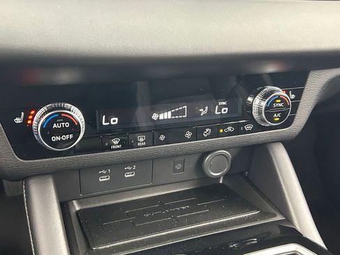 New 2025 Mitsubishi Outlander image 25